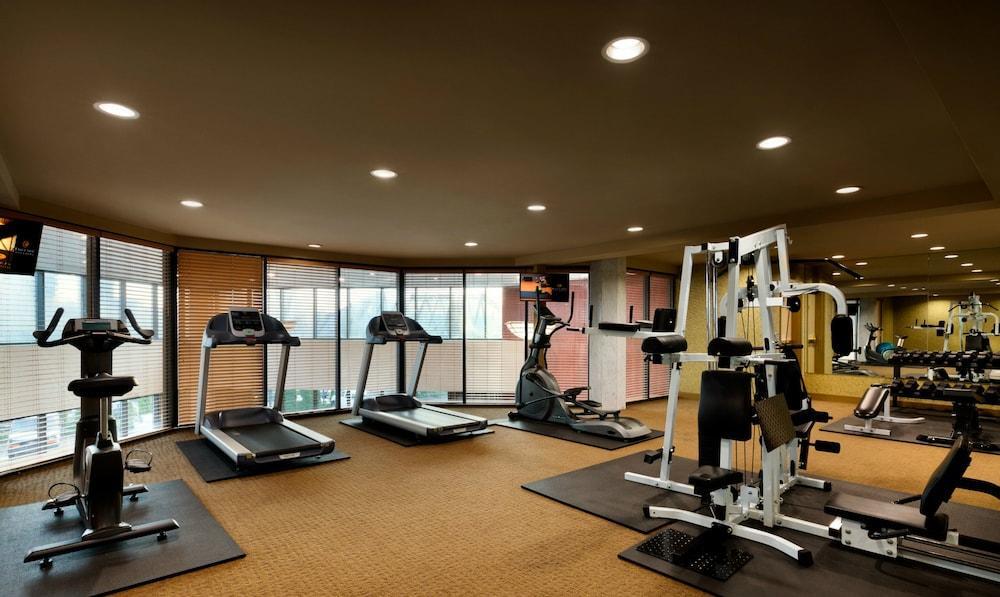Executive Suites Hotel & Conference Center, Metro Vancouver Burnaby Zewnętrze zdjęcie